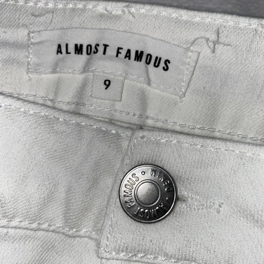 Almost Famous Mini Skirt Size 9 White Mid Rise Denim Frayed Distressed Y2K Trend